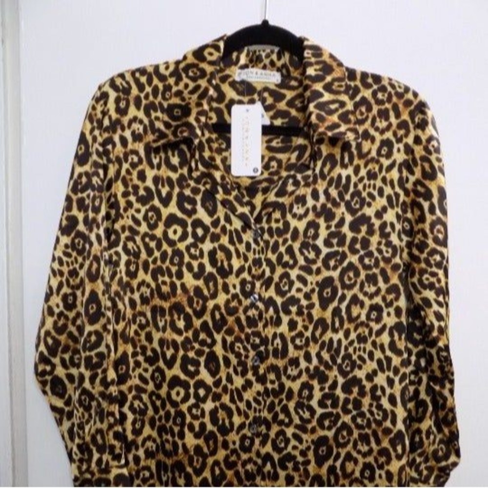 NEW Jon & Anna Cheetah Tiger Lion Jungle Women's Long Sleeve Blouse Size Small - Picture 1 of 5